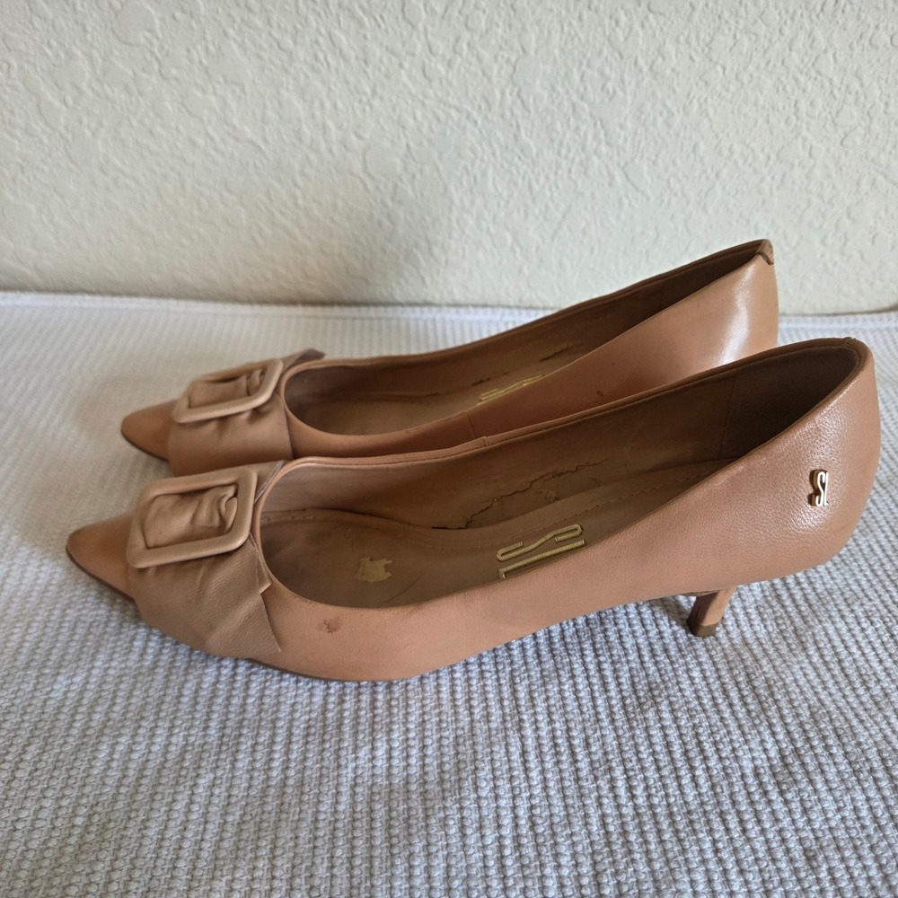 Santa Lolla Nude Leather Buckle Pointed Toe Kitten Heels 5B Brazil 34 EUR 36
